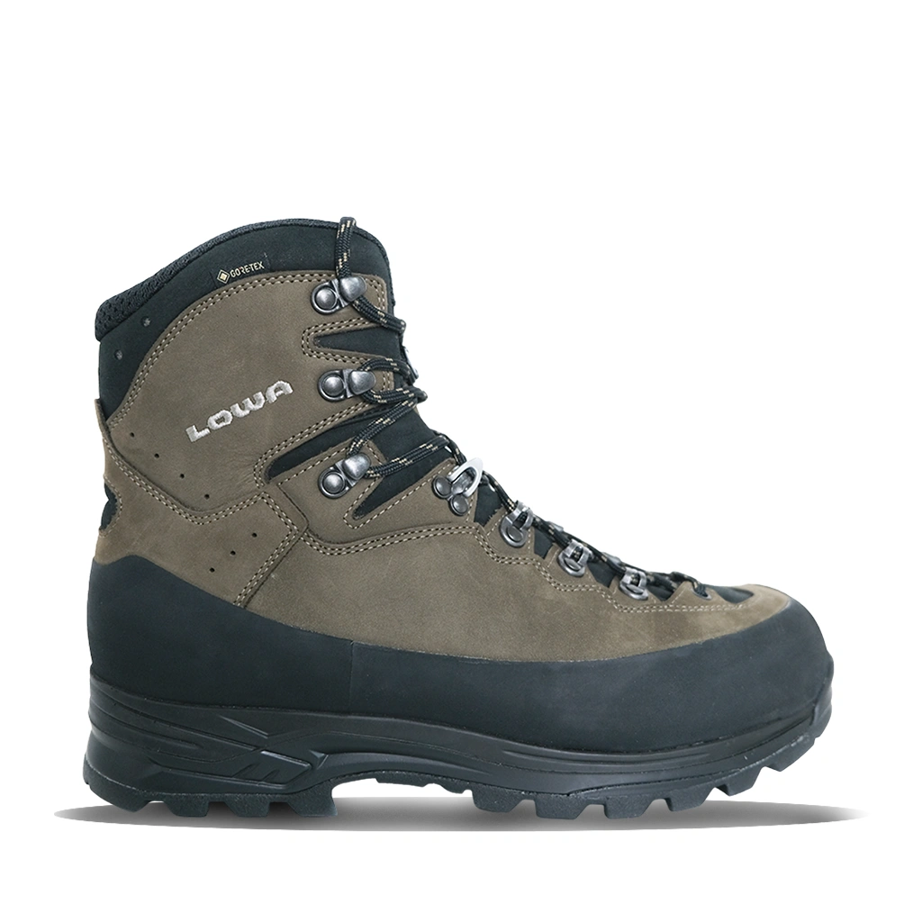 Highcountry Evo GTX: El Aventura Espera, Tu Pie Listo!  Una Bota Perfecta, Ligera y Confiable.